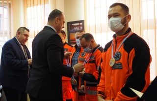 Spotkanie władz powiatu białogardzkiego z ratownikami medycznymi w ramach Dnia Ratownictwa Medycznego