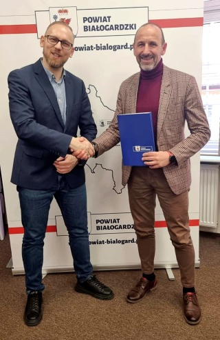 Umowy dofinansowania z klubami i stowarzyszeniami