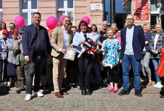 Przekazanie nowych aut dla PCPR i PDS | 30 kwietnia 2025