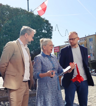 Przekazanie nowych aut dla PCPR i PDS | 30 kwietnia 2025
