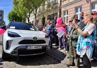 Przekazanie nowych aut dla PCPR i PDS | 30 kwietnia 2025