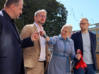 Przekazanie nowych aut dla PCPR i PDS | 30 kwietnia 2025