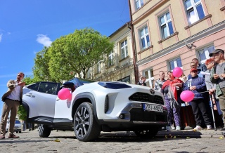 Przekazanie nowych aut dla PCPR i PDS | 30 kwietnia 2025