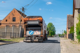 Prace remontowe na drodze powiatowej biegnącej przez Dębczyno i Rogowo | kwiecień 2025