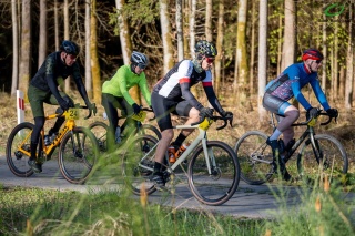 Zimny Gravel. Wyścig rowerowy po szutrach powiatu białogardzkiego | 27.04.2025