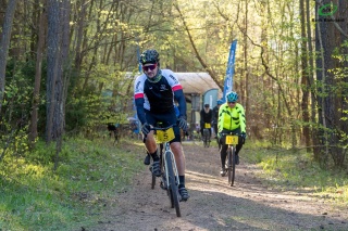 Zimny Gravel. Wyścig rowerowy po szutrach powiatu białogardzkiego | 27.04.2025