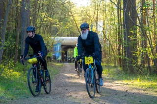 Zimny Gravel. Wyścig rowerowy po szutrach powiatu białogardzkiego | 27.04.2025