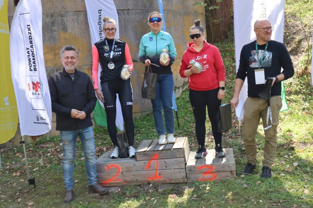 Zimny Gravel. Rowerowa gonka po szutrach
