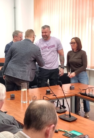 Powiat Białogardzki wspiera sport. Umowy na dofinansowanie działalności sportowej | 25.03.2026