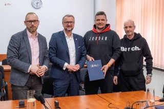 Powiat Białogardzki wspiera sport. Umowy na dofinansowanie działalności sportowej | 25.03.2026