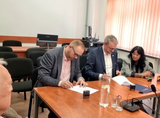 Powiat Białogardzki wspiera sport. Umowy na dofinansowanie działalności sportowej | 25.03.2026